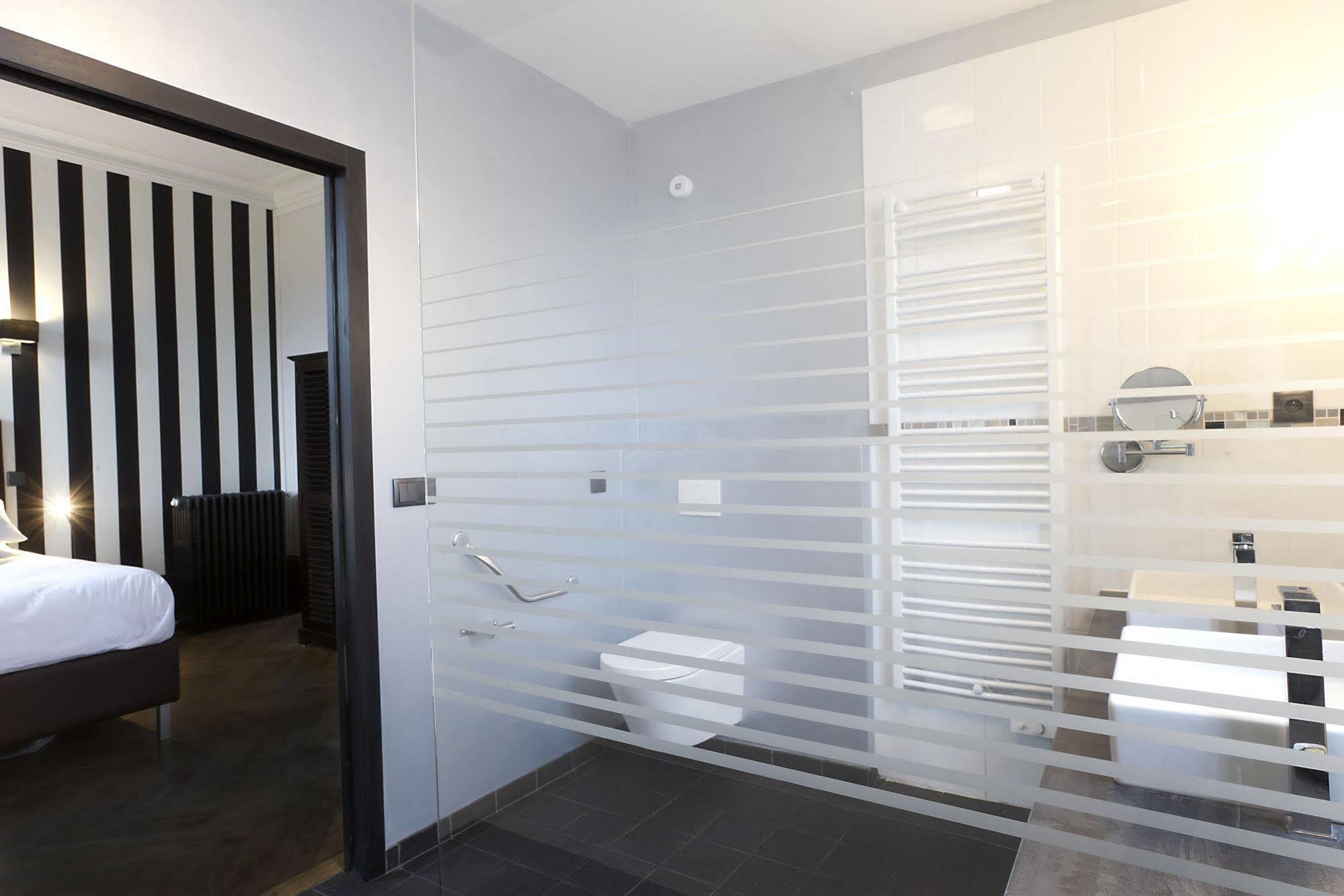 Boutique Hotel Valezieux โรเชอร์กอร์บง ภายนอก รูปภาพ