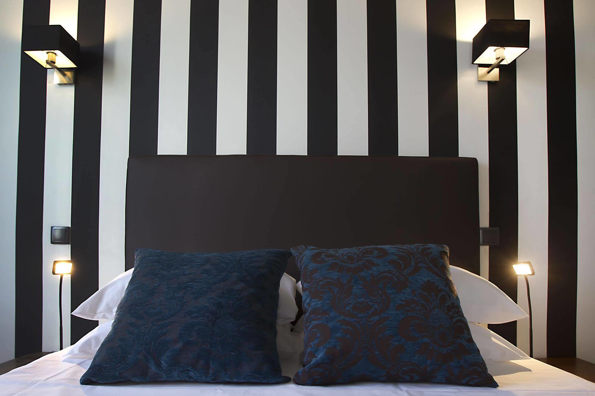Boutique Hotel Valezieux โรเชอร์กอร์บง ภายนอก รูปภาพ